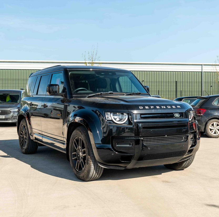 Land Rover Defender L663 90/110 Black Paket